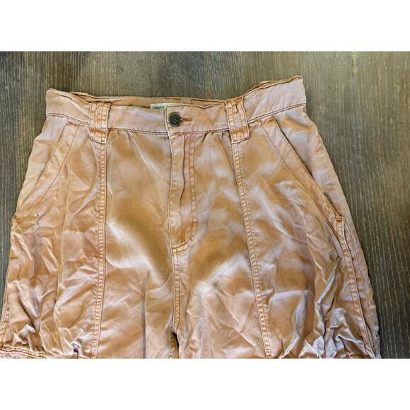URBAN OUTFITTERS Camel Loose Fit Baggy Pants Women size 6 - Picture 3 of 8